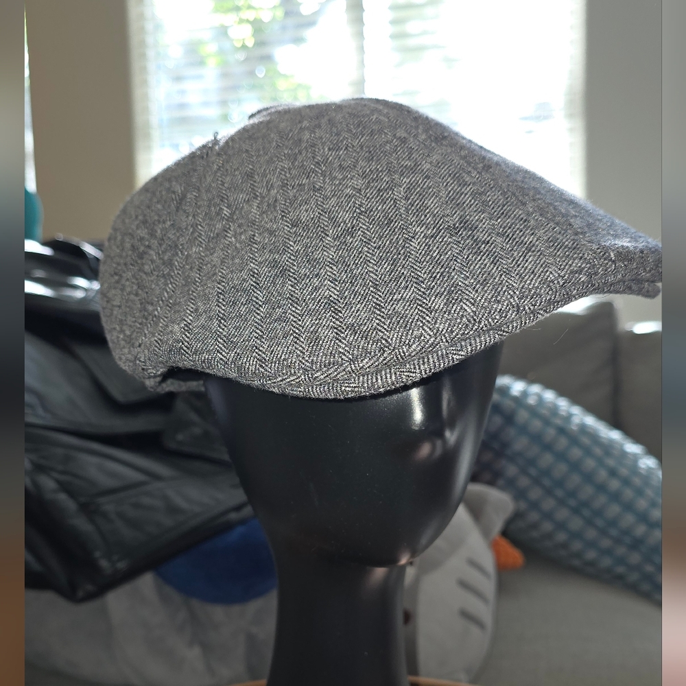 Men's Gray Herringbone Flat Cap -‎ Classic Style